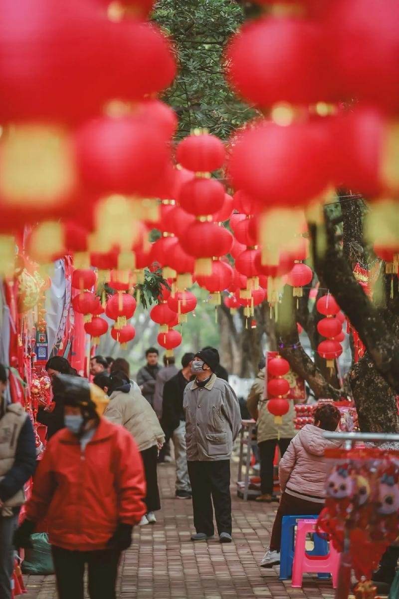 年关将至，最渴望过年的那批依旧是小孩哥